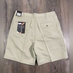 NEW | CROFT & BARROW Mens Microfiber Relaxed-Fit Double Pleat Shorts